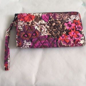 Vera Bradley wallet/wristlet
